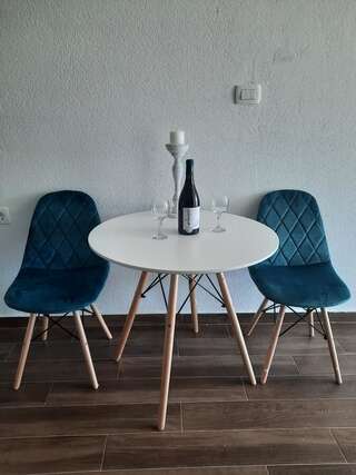 Апартаменты Apartments Kingfisher Вирпазар Номер-студио с видом на бассейн-14